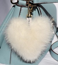 Visone Ciondolo Cuore Logo