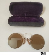 Antichi occhiali pince-nez con