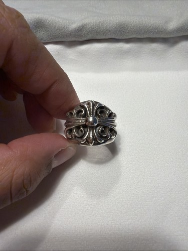 Anello custode cuori cromati
