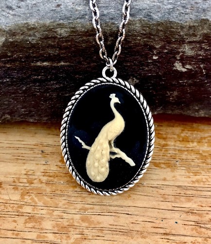 Collana con ciondolo uccellino