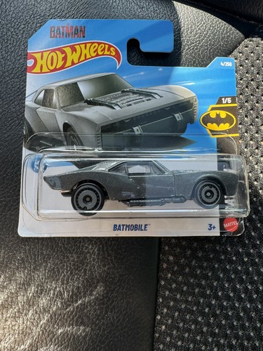 Hot wheels batmobile - hot, 1:64
