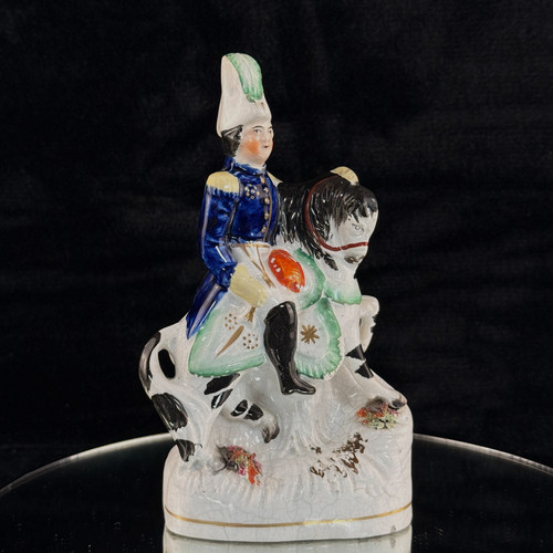 Antica statuina ceramica