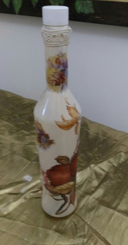 Bottiglia beige decorata idea