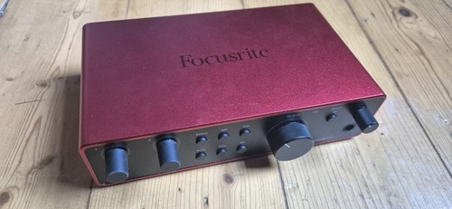 Focusrite scarlett 2i2 - focusrite,