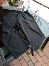 Manguun pantaloni da