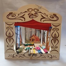 Teatrino in legno con marionette anni 50