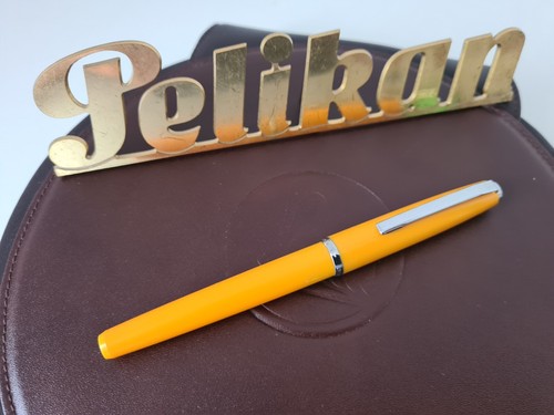 Pelikan pelikano antimacchia - pelikan,