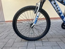Mountain Bike Dirty Eagle 24” blu con grafiche bianche e nere
