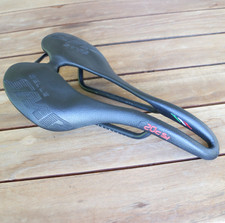 Sella Selle SMP F20Csi in pelle nera ergonomica per bici da strada sedile ritaglio 7x7 guide