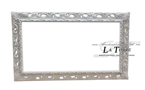 Cornice traforata bianca
