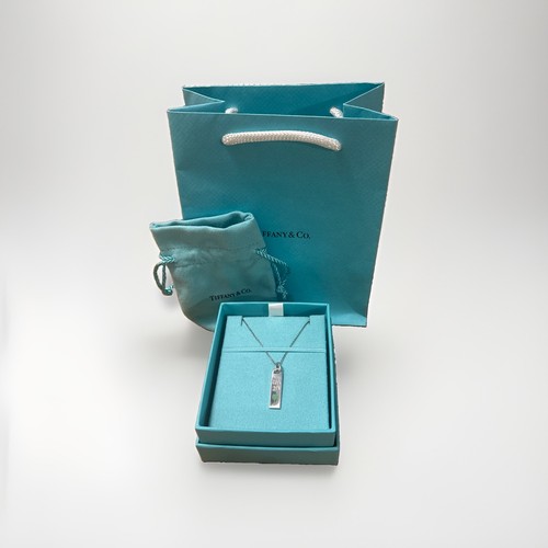 Collana con ciondolo - , a