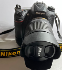 Nikon D7200 con obiettivo