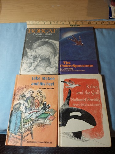 Weekly reader books lot 4 - weekly, of