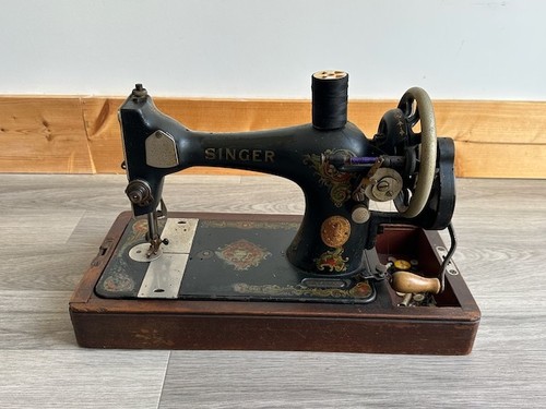 Singer vintage hand crank - vintage,