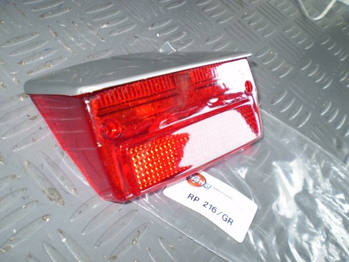Plastica rossa con visiera - ,