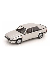 Alfa Romeo 75 Silver