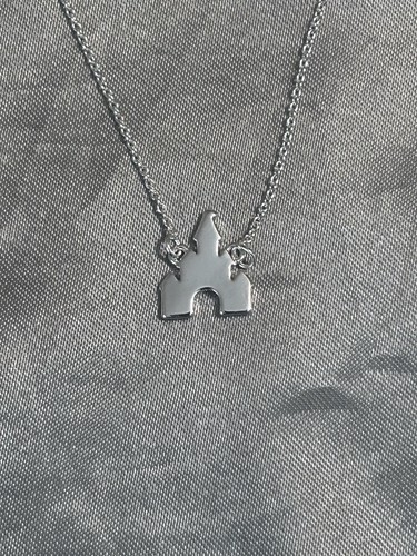 Collana con ciondolo - , castello