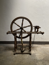 Antico arcolaio in legno