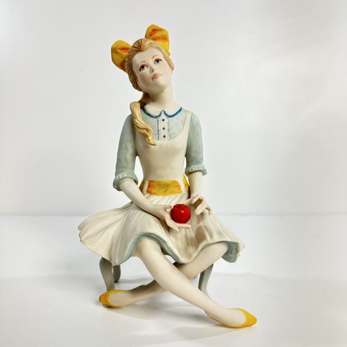 Statuina porcellana cybis - porcellana,