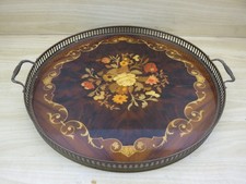 Vassoio in legno intarsiato