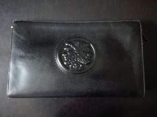BORSA POCHETTE FENDI VINTAGE PELLE NERA CERNIERA GIANO BIFRONTE IN RILIEVO USATA