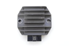 Regolatore raddrizzatore di