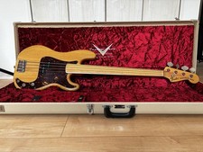 Fender Japan Fretless