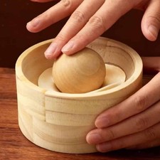 Presse à raviolis en bois