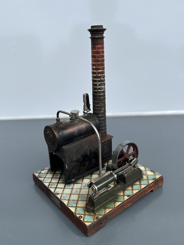 Antico giocattolo motore - , a