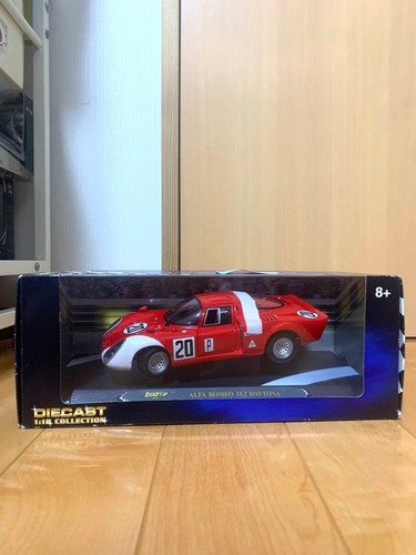 Ricko alfa romeo 33 2 - 1/18,