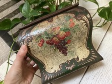 Boîte ancienne en tôle