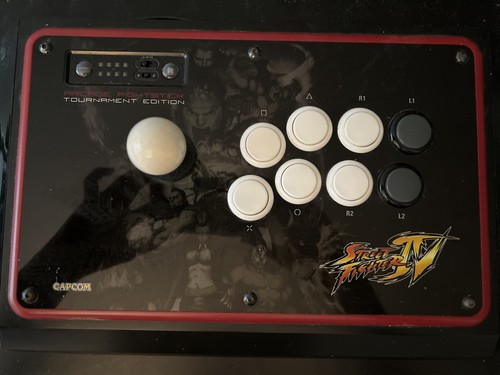 Madcatz sf4 arcade fightstick - madcatz,