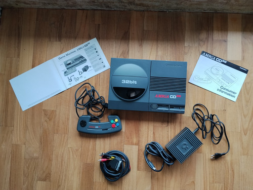 Commodore amiga cd32 pal - commodore,