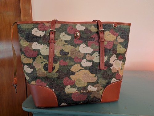Dooney bourke duck dynasty - dooney,