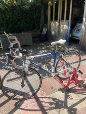 Bicicletta Da Corsa Con Rullo Per Allenamento A Casa