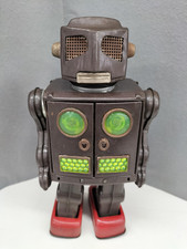Robot giocattolo in latta
