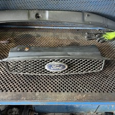griglia anteriore ford focus