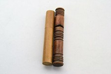 COPPIA DI VECCHI PORTA AGHI 