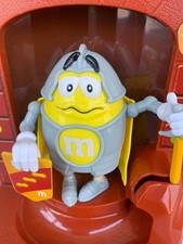 M&Ms LONDON KNIGHT IN ARMOUR