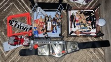 Lotto di 15 + Play-set WWE RAW