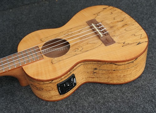 Ukulele tenore elettrico