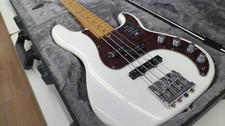 Custodia rigida per basso elettrico Fender American Ultra P-Bass MN inclusa...