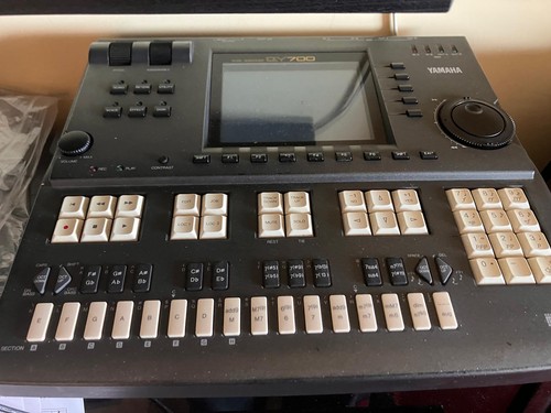 Yamaha sequencer qy700 - yamaha,