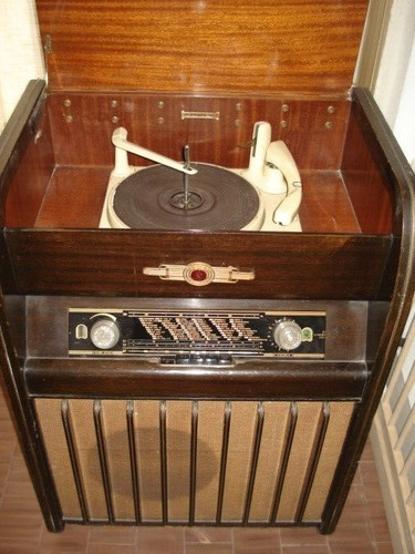 Radio con giradischi - , a