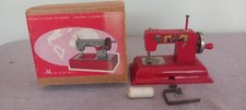 MACCHINA DA CUCIRE DA BAMBINI IN LATTA REGINA VINTAGE CON SCATOLA