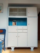 credenza vintage anni 50 colore bianco e azzurro. Buone condizioni