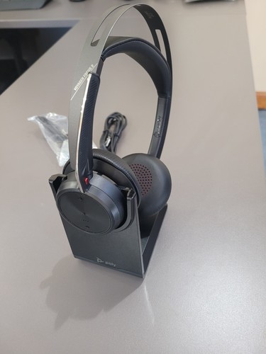 Poly plantronics voyager focus - poly,