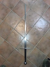 Spada in acciaio da combattimento sportiva.