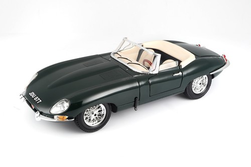 Burago cabriolet verde 1961 - -,