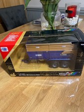 BRITAINS Farm KANE 50° ANNIVERSARIO TRAILER SCALA 1/32 - EDIZIONE LIMITATA in scatola
